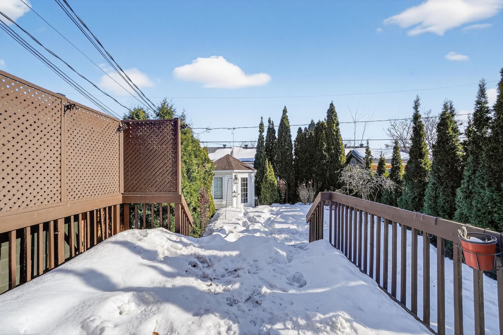 









176


Rue P.-É.-Borduas

,
Laval (Sainte-Rose),




QC
H7L5E7

