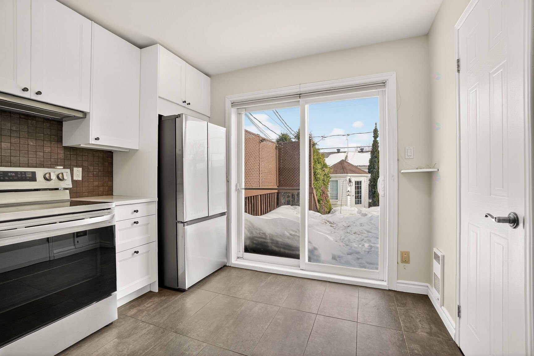 









176


Rue P.-É.-Borduas

,
Laval (Sainte-Rose),




QC
H7L5E7

