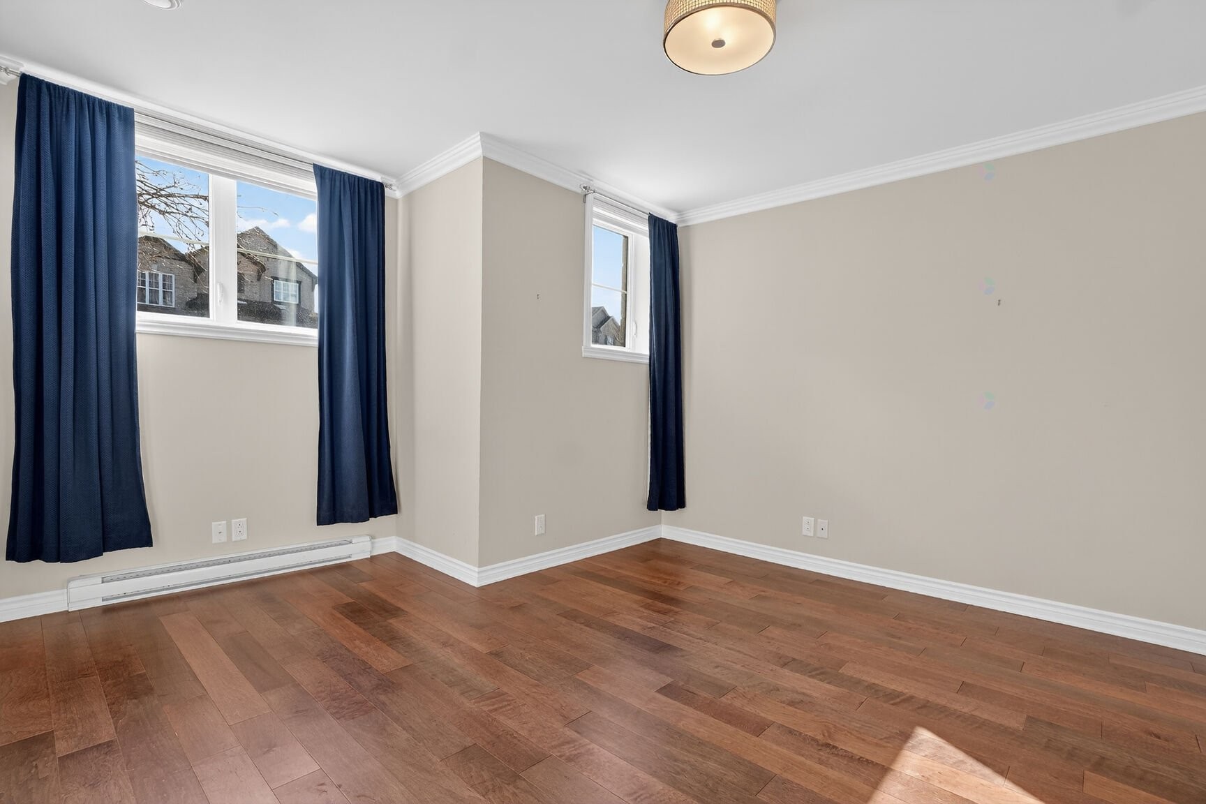 









180


Rue des Sittelles

, 1,
Châteauguay,




QC
J6K0J1

