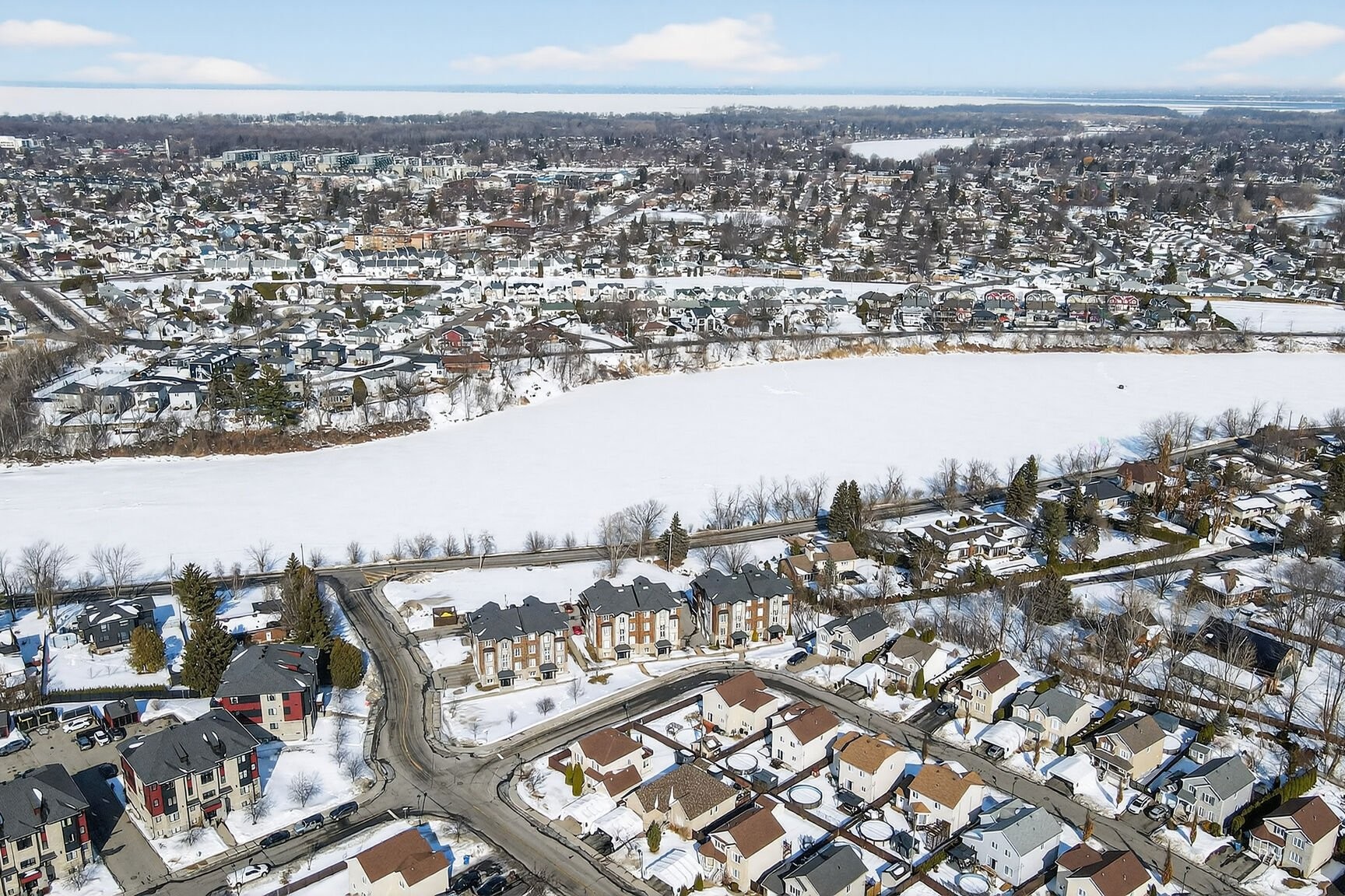 









180


Rue des Sittelles

, 1,
Châteauguay,




QC
J6K0J1

