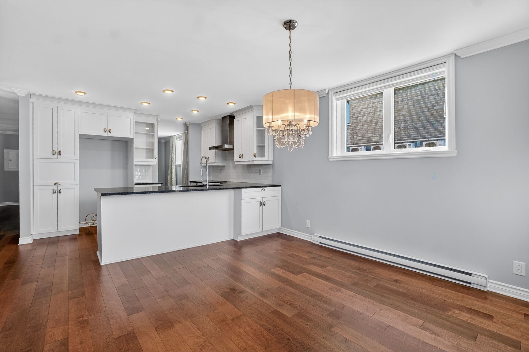 









180


Rue des Sittelles

, 1,
Châteauguay,




QC
J6K0J1

