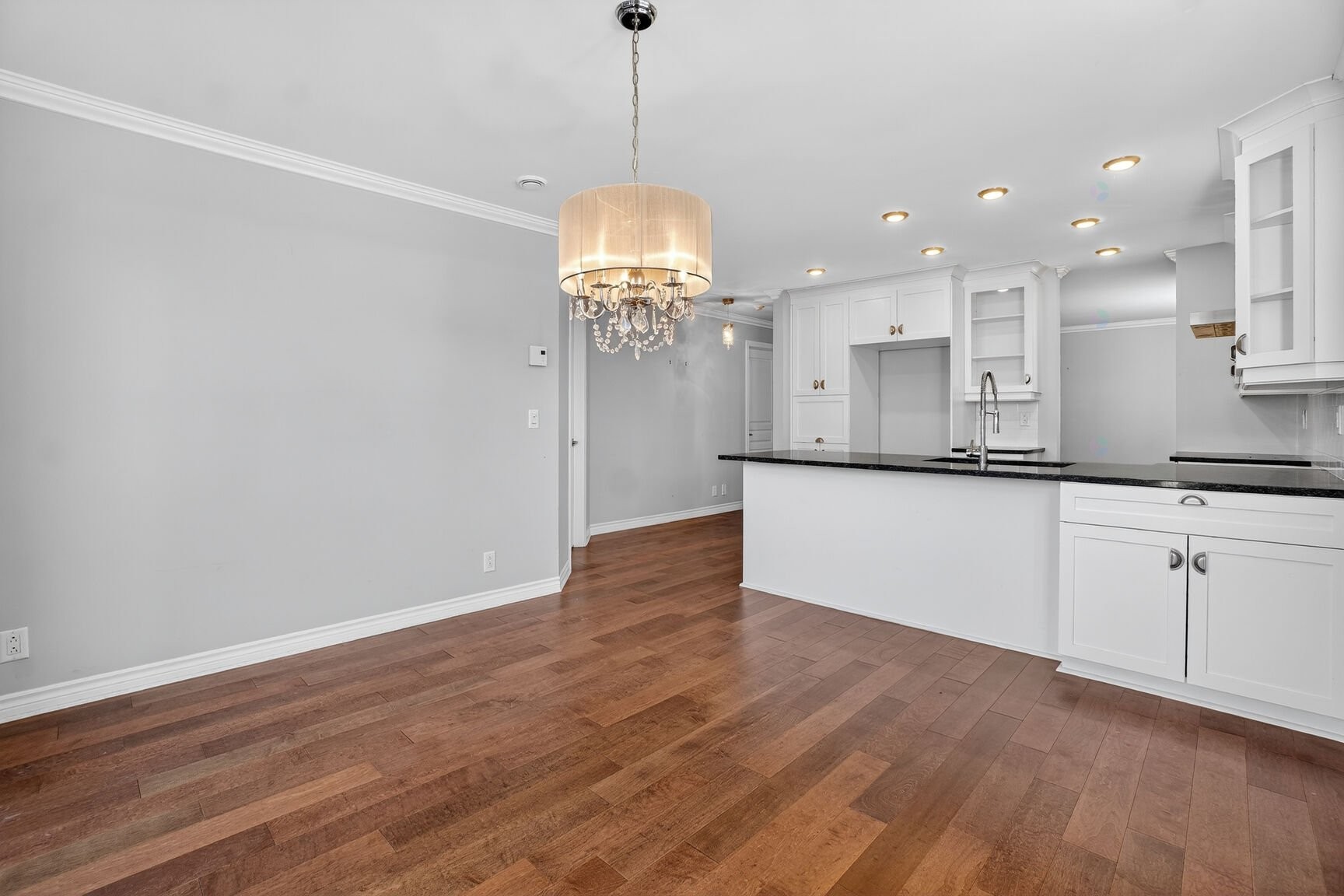 









180


Rue des Sittelles

, 1,
Châteauguay,




QC
J6K0J1

