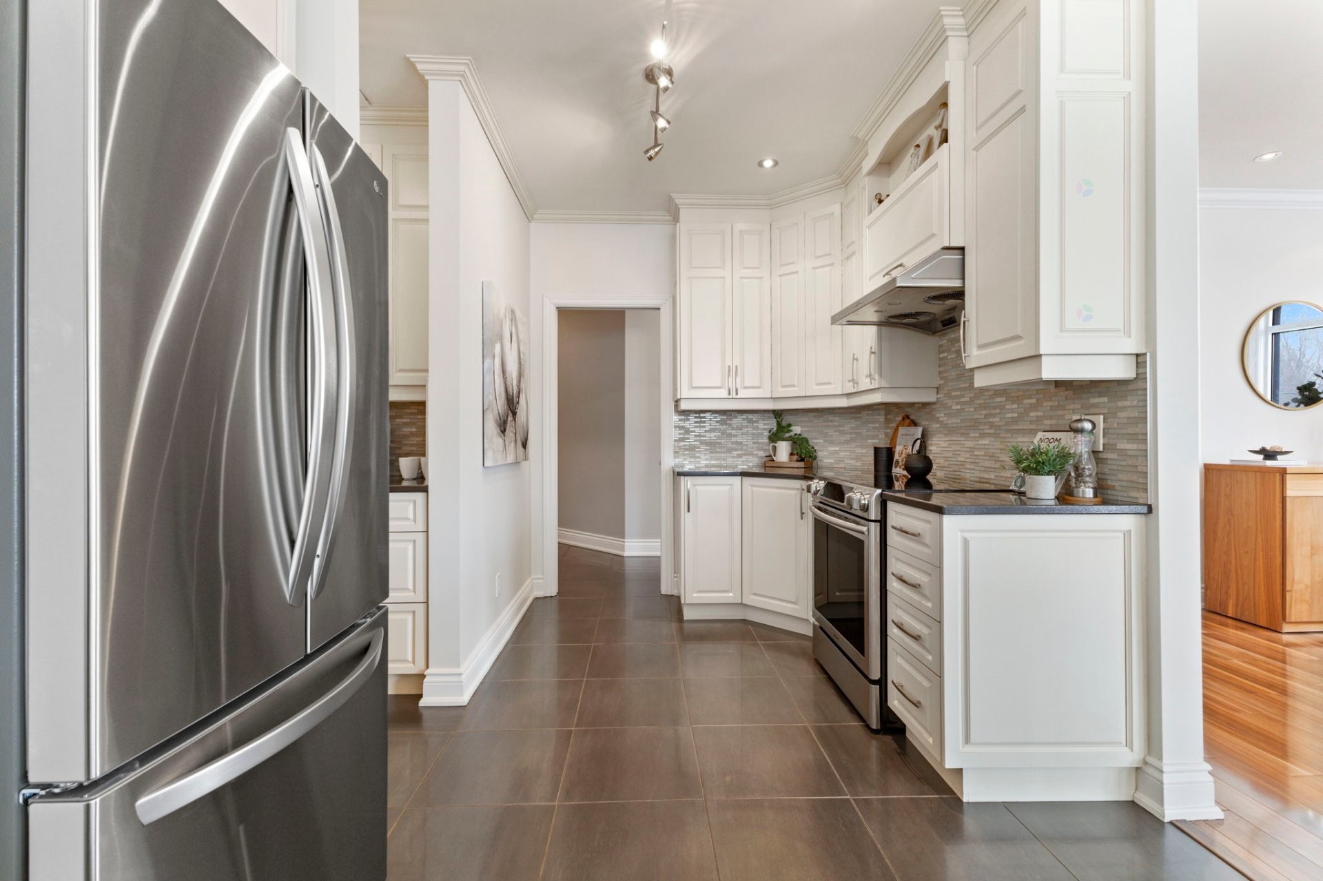 









224


Boul. Alexandre-Taché

, 303,
Gatineau (Hull),




QC
J9A0B8

