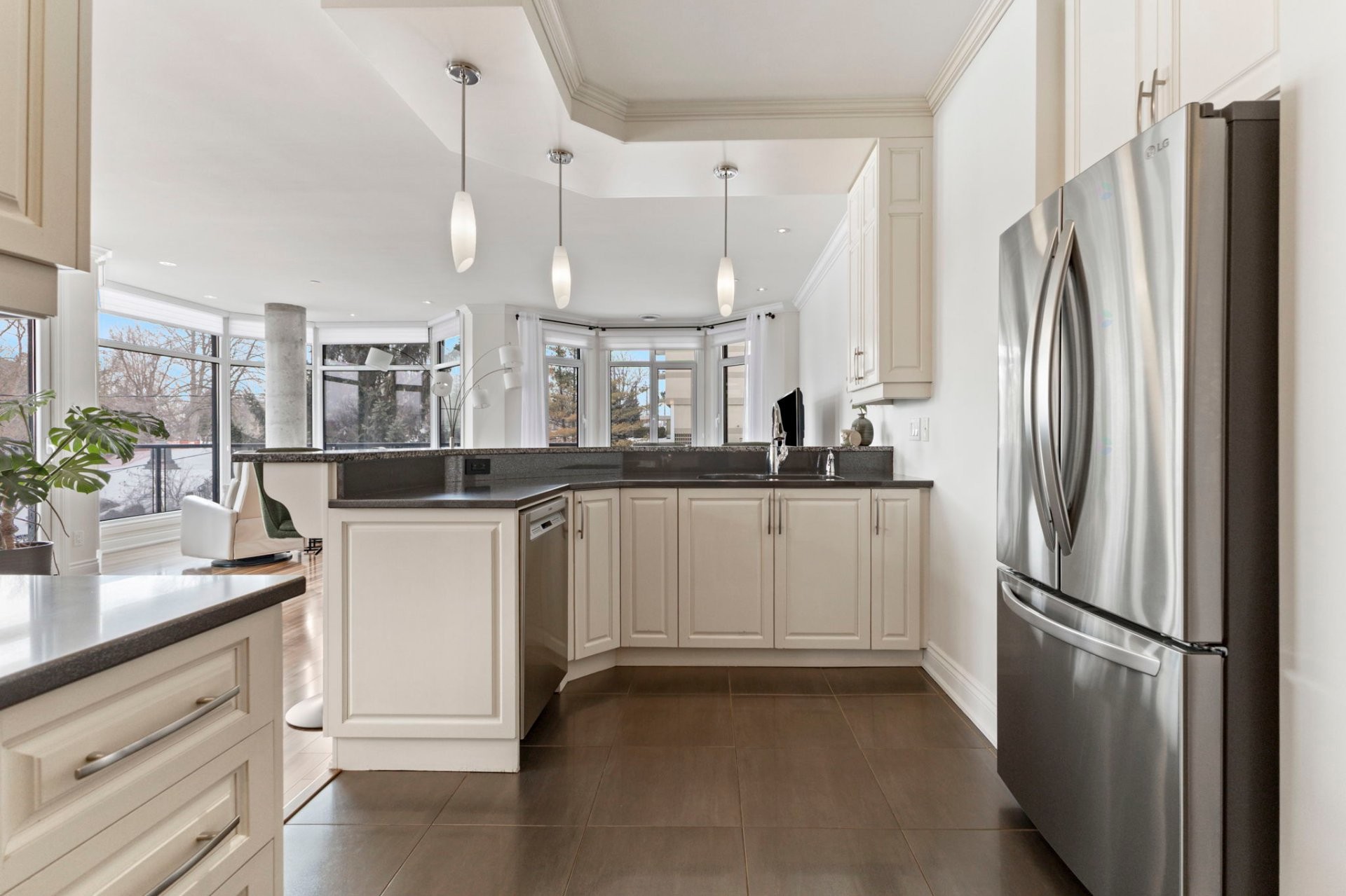 









224


Boul. Alexandre-Taché

, 303,
Gatineau (Hull),




QC
J9A0B8

