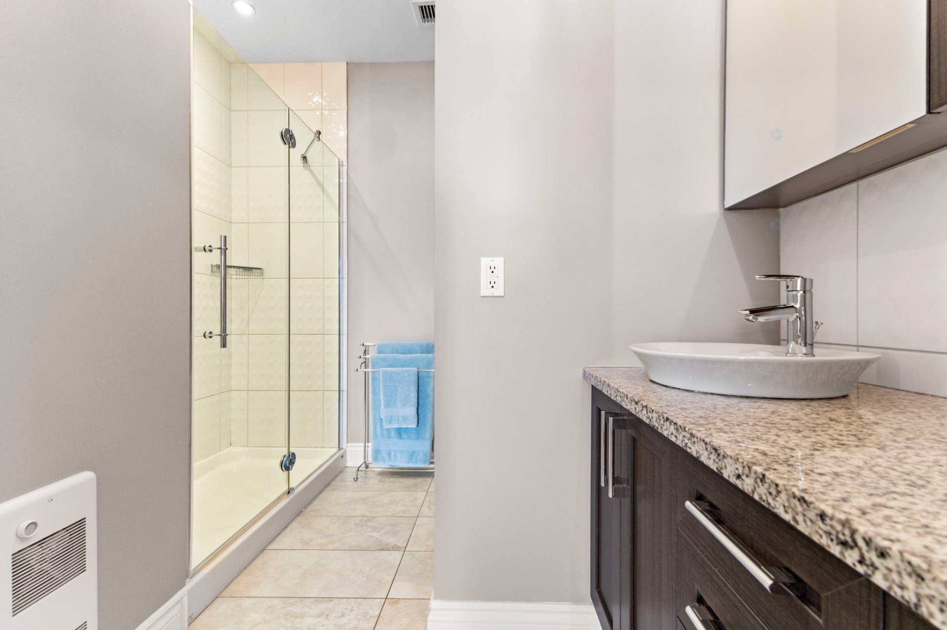 









224


Boul. Alexandre-Taché

, 303,
Gatineau (Hull),




QC
J9A0B8

