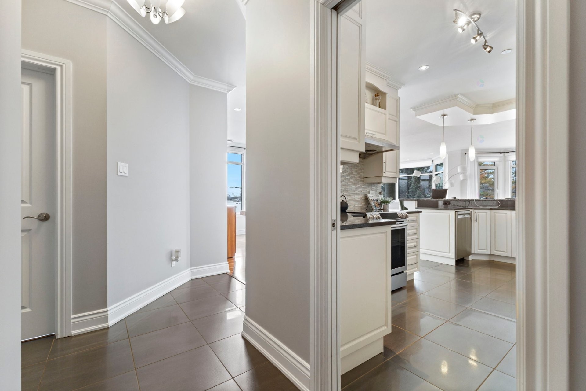 









224


Boul. Alexandre-Taché

, 303,
Gatineau (Hull),




QC
J9A0B8

