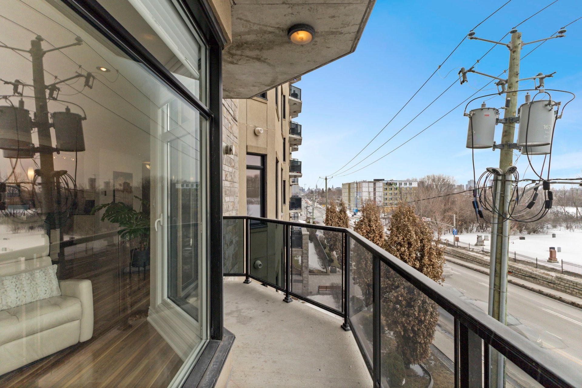 









224


Boul. Alexandre-Taché

, 303,
Gatineau (Hull),




QC
J9A0B8

