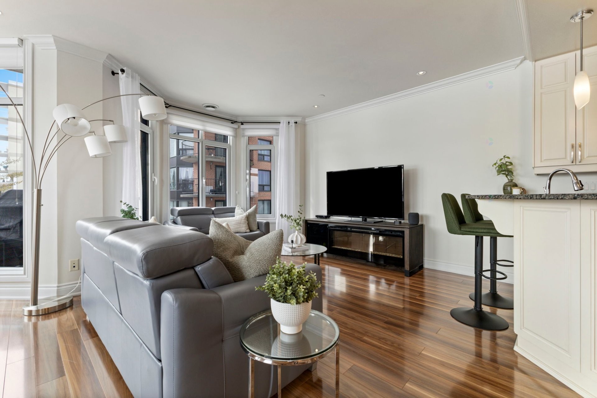 









224


Boul. Alexandre-Taché

, 303,
Gatineau (Hull),




QC
J9A0B8

