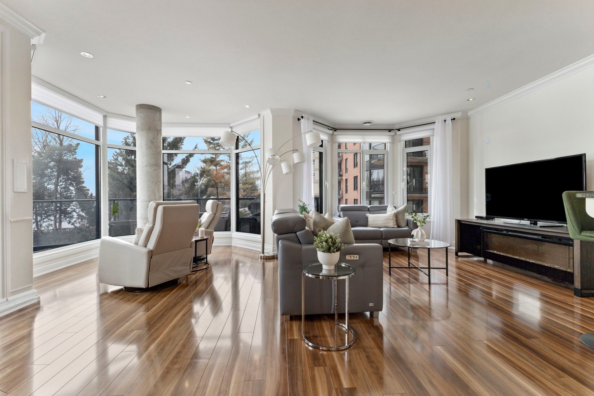 









224


Boul. Alexandre-Taché

, 303,
Gatineau (Hull),




QC
J9A0B8

