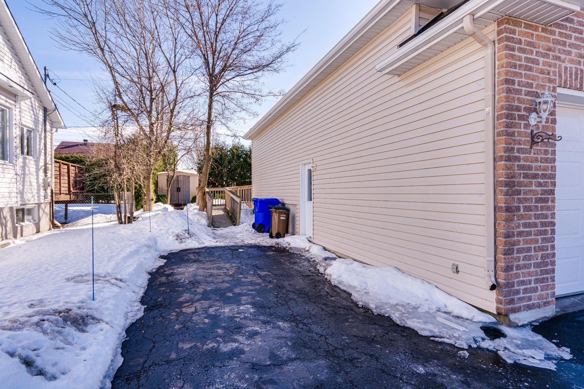 









145


Rue de Corbières

,
Gatineau (Masson-Angers),




QC
J8M2E6

