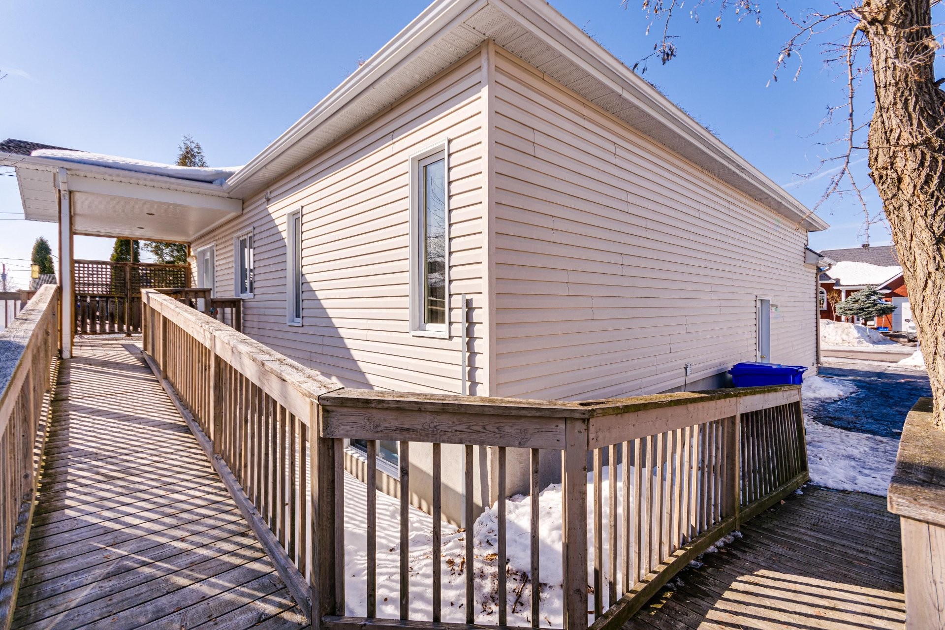 









145


Rue de Corbières

,
Gatineau (Masson-Angers),




QC
J8M2E6

