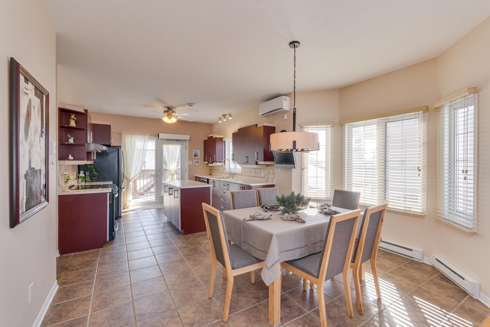 









145


Rue de Corbières

,
Gatineau (Masson-Angers),




QC
J8M2E6

