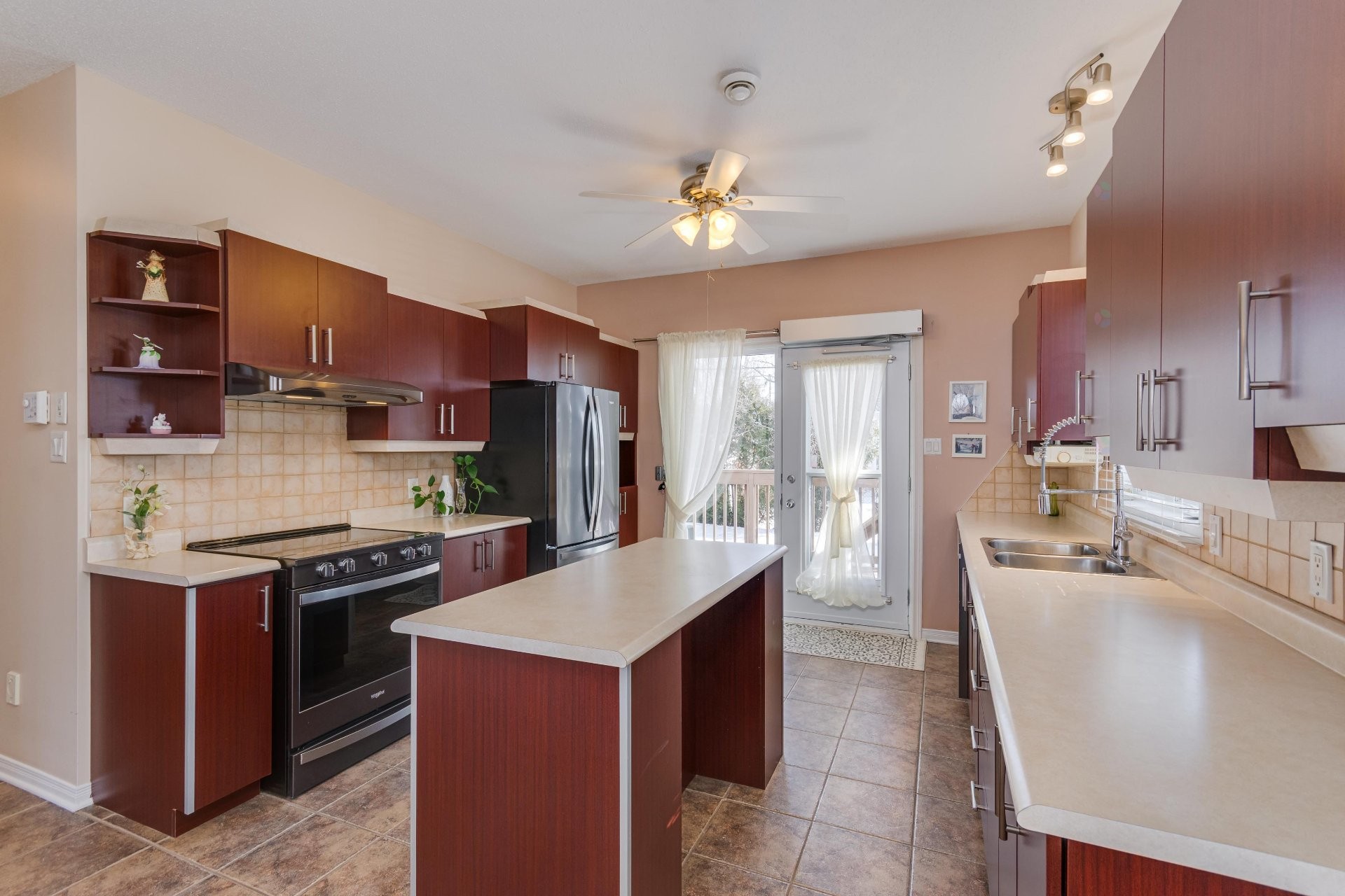 









145


Rue de Corbières

,
Gatineau (Masson-Angers),




QC
J8M2E6

