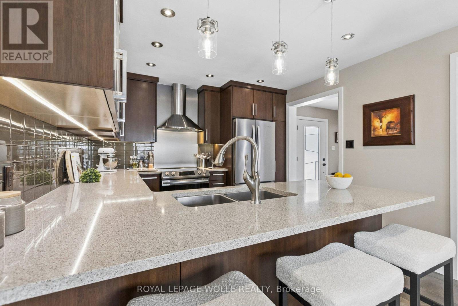 












31 CEDAR CREST STREET

,
Kitchener,




Ontario
N2N1Y4

