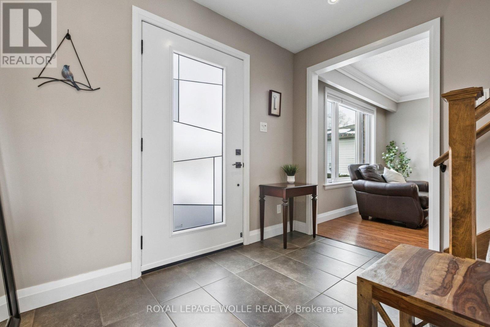 












31 CEDAR CREST STREET

,
Kitchener,




Ontario
N2N1Y4

