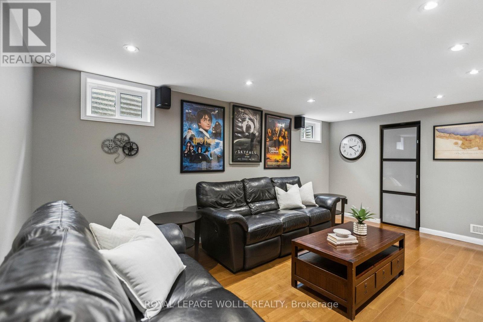 












31 CEDAR CREST STREET

,
Kitchener,




Ontario
N2N1Y4

