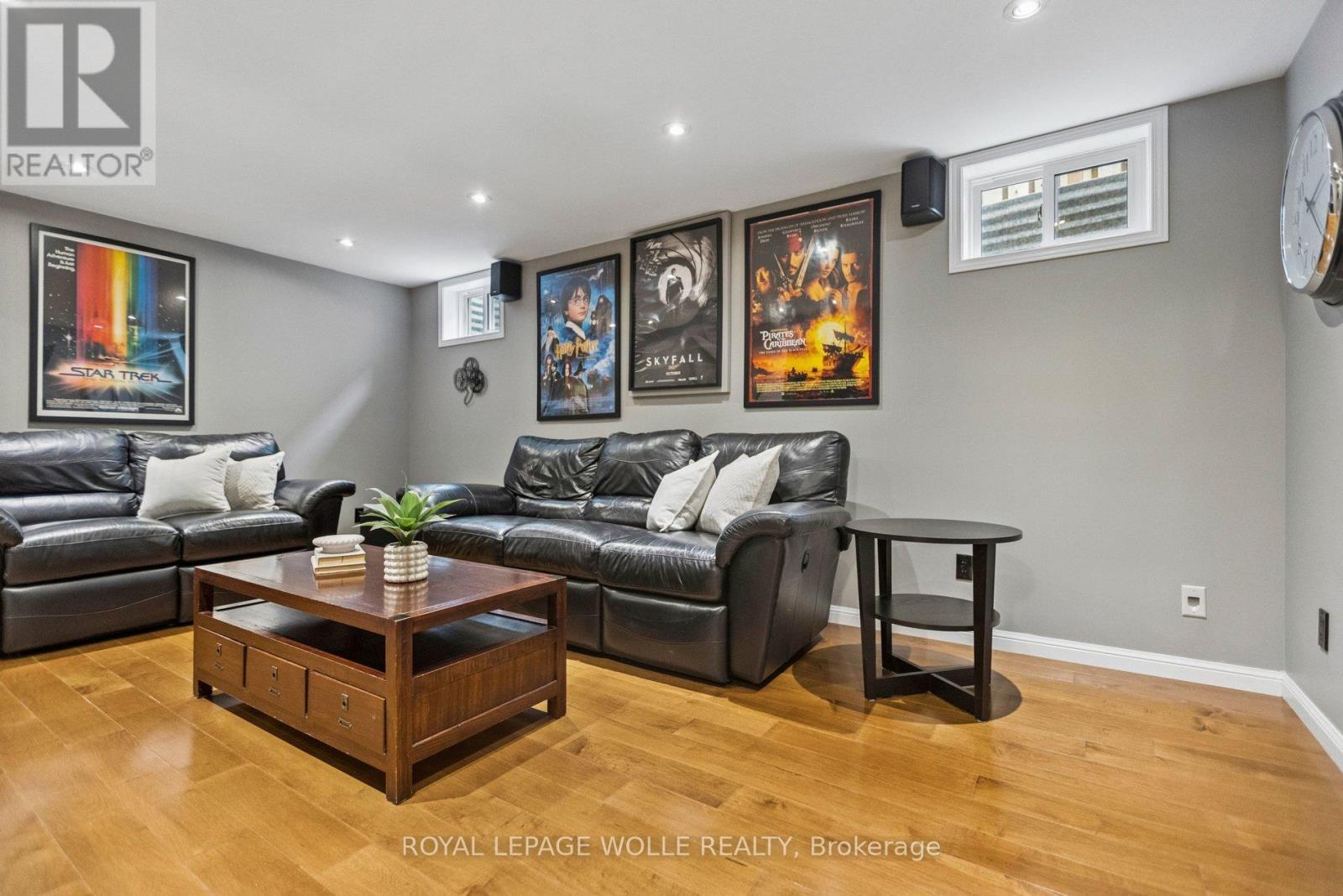 












31 CEDAR CREST STREET

,
Kitchener,




Ontario
N2N1Y4

