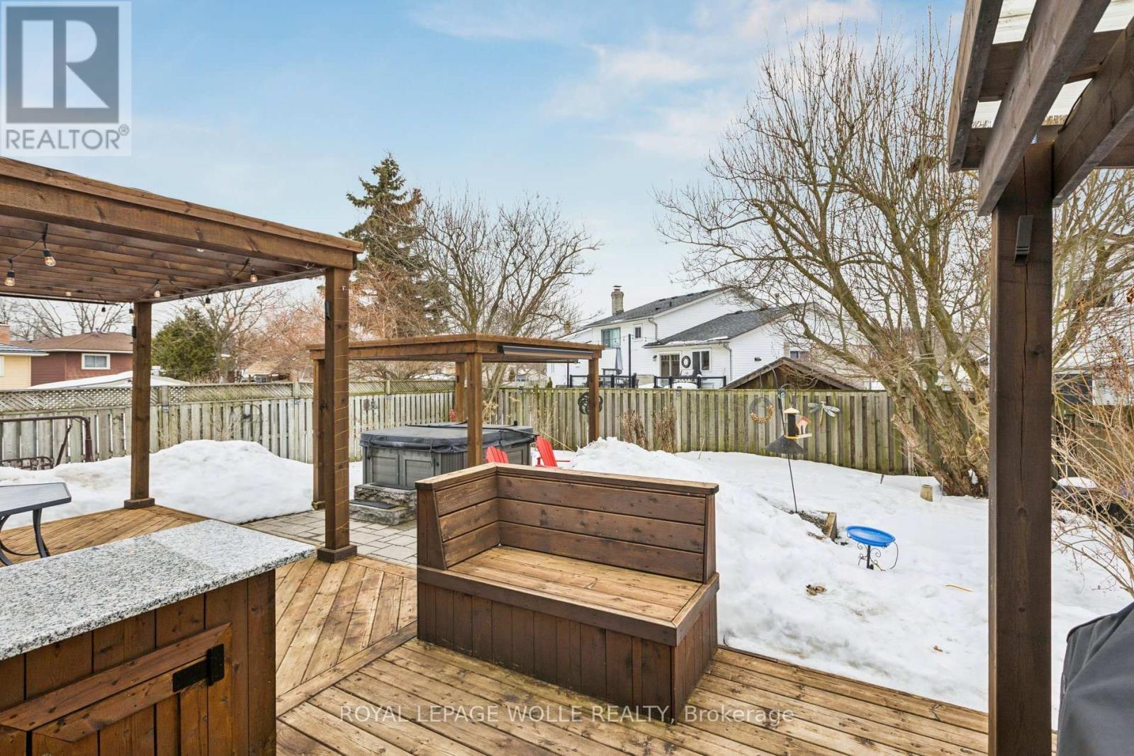 












31 CEDAR CREST STREET

,
Kitchener,




Ontario
N2N1Y4

