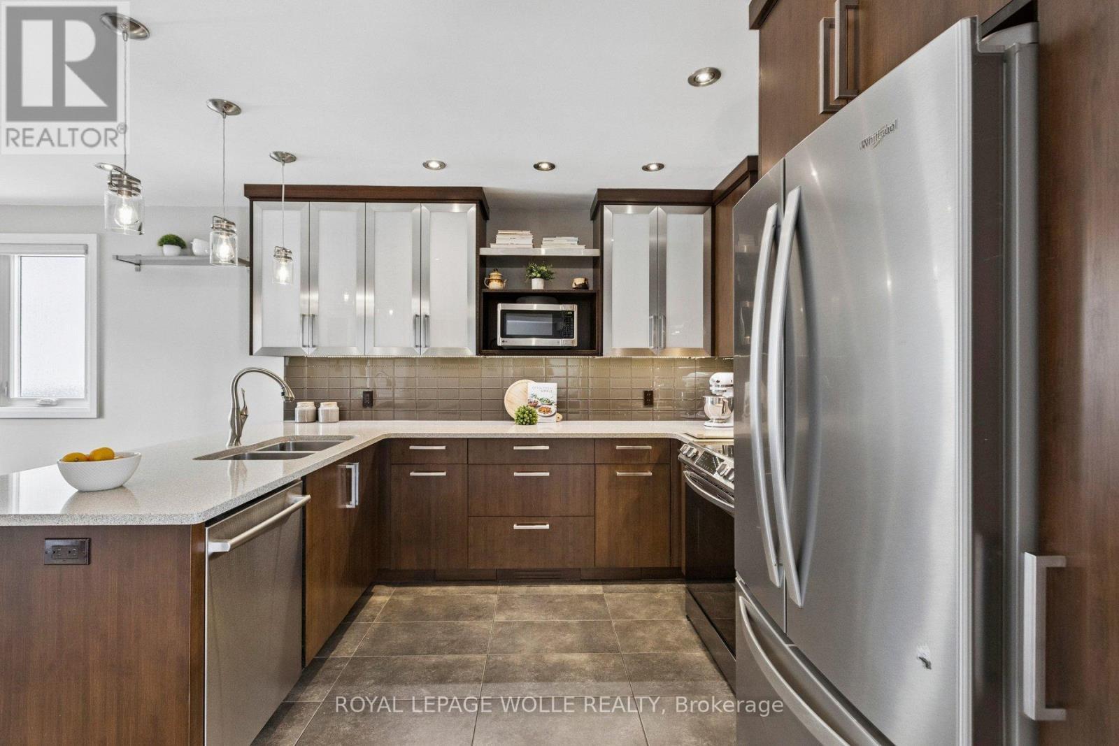 












31 CEDAR CREST STREET

,
Kitchener,




Ontario
N2N1Y4

