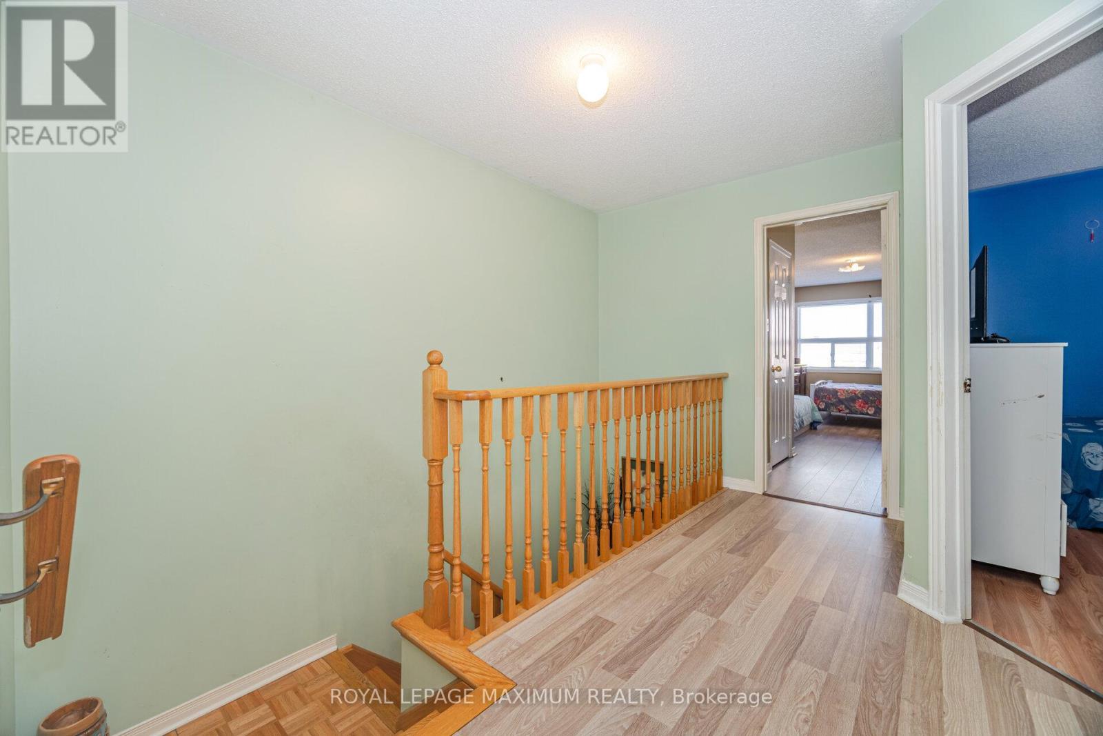 












85 RONAN CRESCENT

,
Vaughan,




Ontario
L4H2J6

