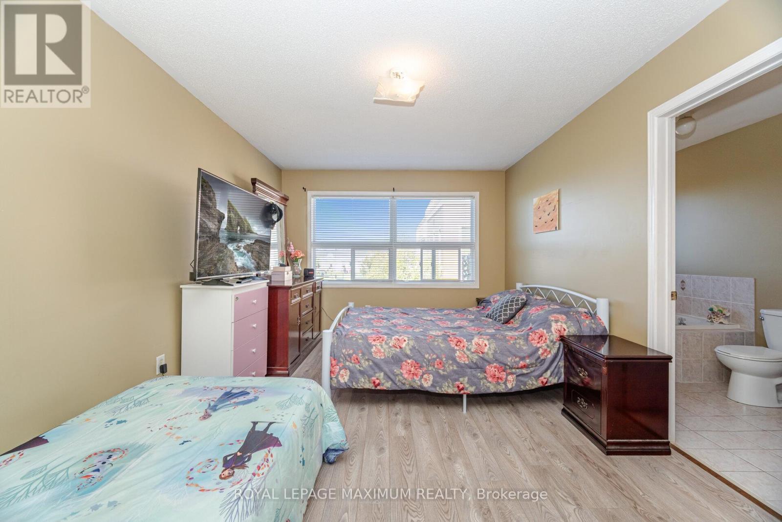 












85 RONAN CRESCENT

,
Vaughan,




Ontario
L4H2J6

