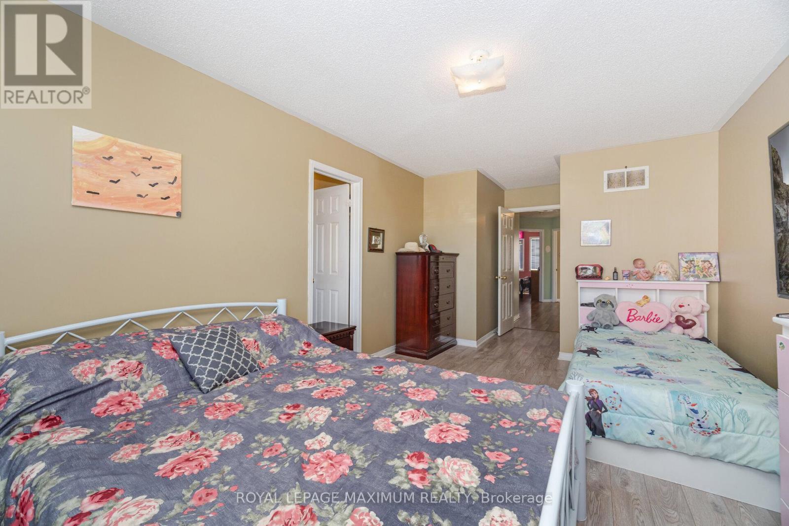 












85 RONAN CRESCENT

,
Vaughan,




Ontario
L4H2J6

