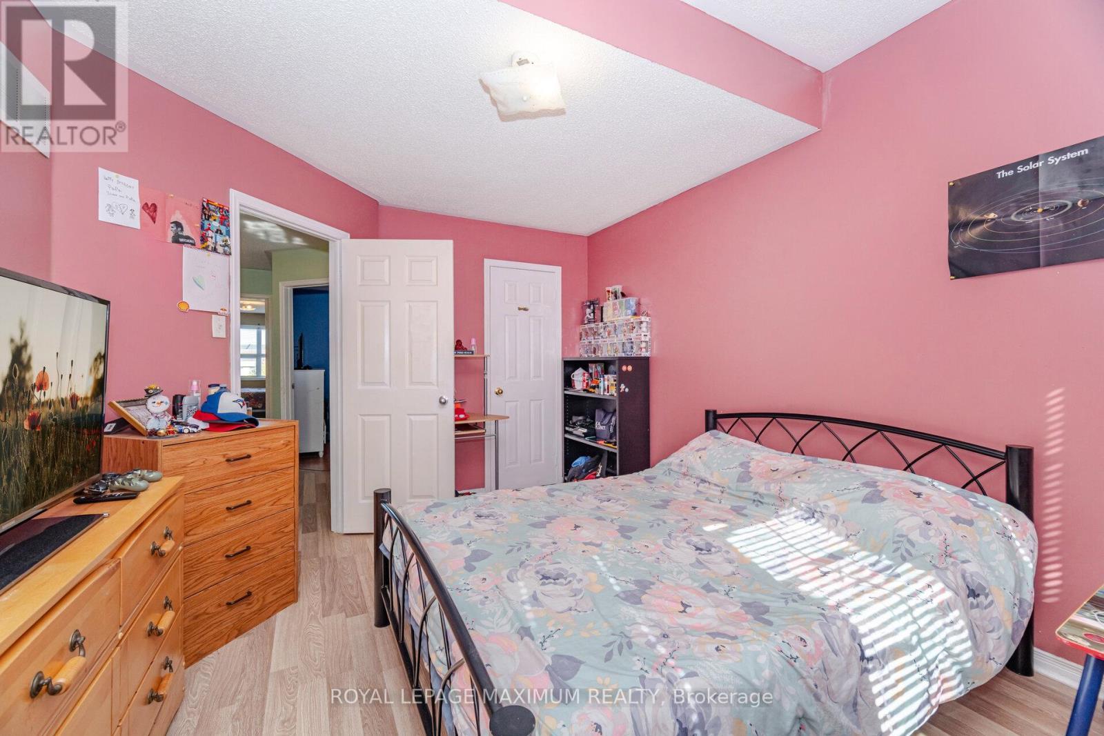 












85 RONAN CRESCENT

,
Vaughan,




Ontario
L4H2J6

