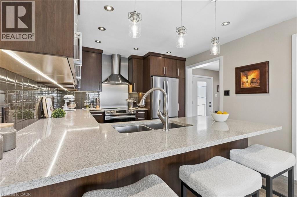 












31 CEDAR CREST Street

,
Kitchener,




Ontario
N2N1Y4

