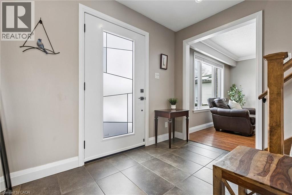 












31 CEDAR CREST Street

,
Kitchener,




Ontario
N2N1Y4

