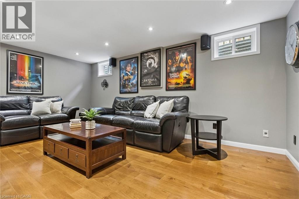 












31 CEDAR CREST Street

,
Kitchener,




Ontario
N2N1Y4

