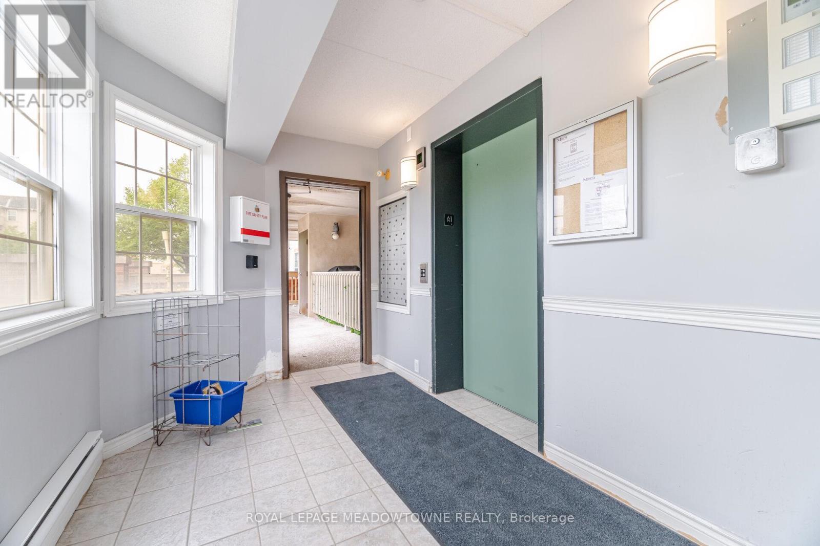 












#209 - 4005 KILMER DRIVE

,
Burlington,




Ontario
L7M4M2

