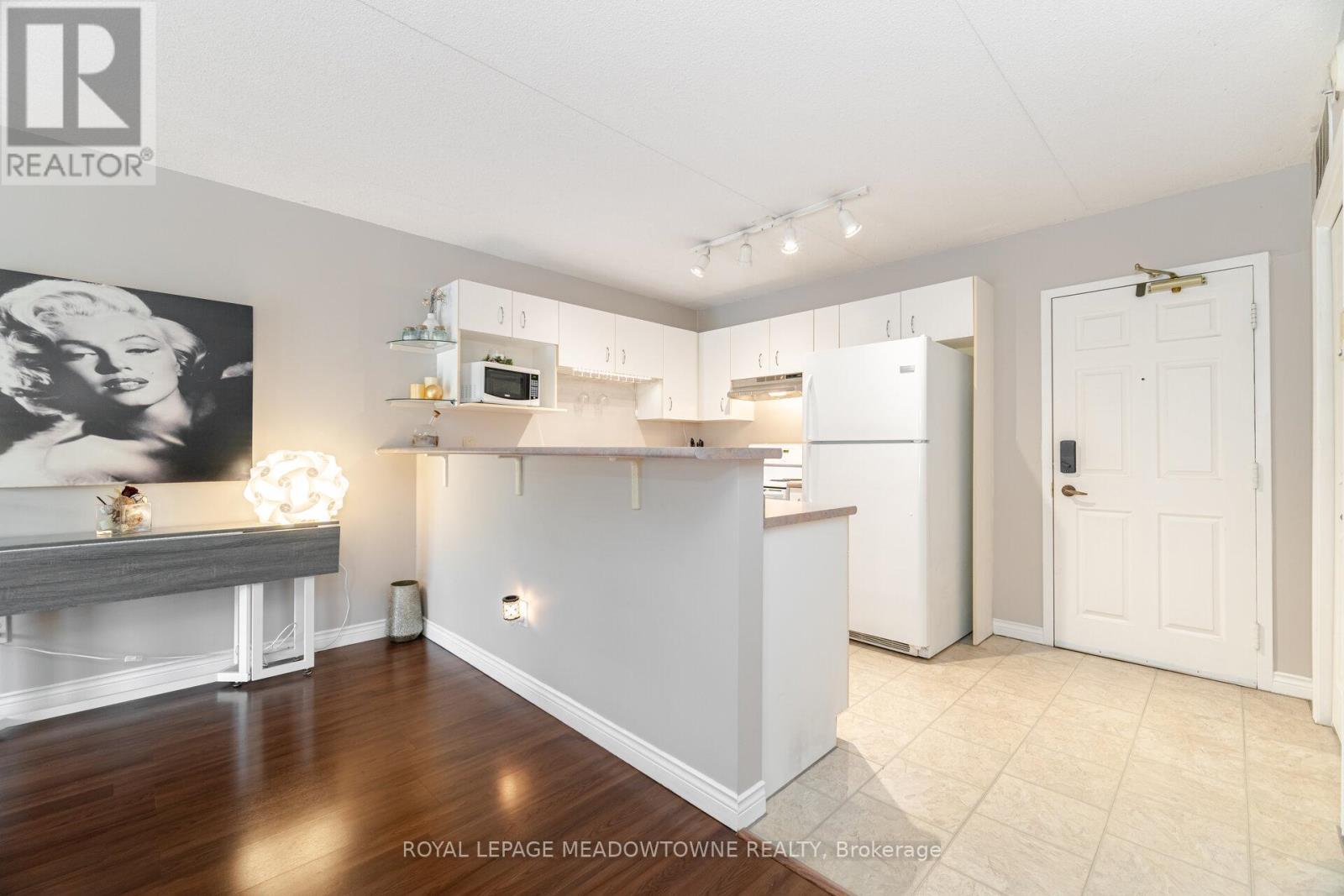 












#209 - 4005 KILMER DRIVE

,
Burlington,




Ontario
L7M4M2

