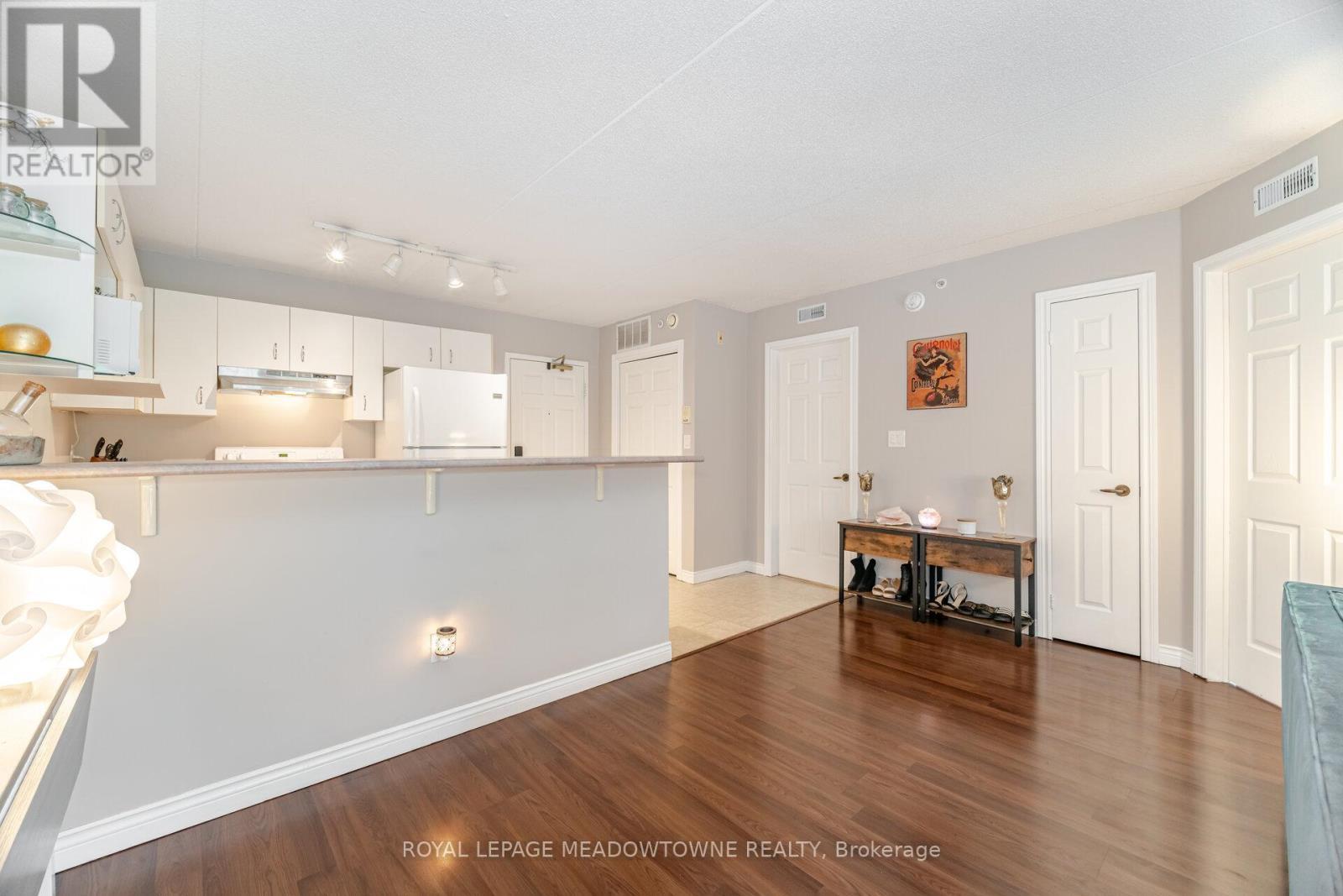 












#209 - 4005 KILMER DRIVE

,
Burlington,




Ontario
L7M4M2

