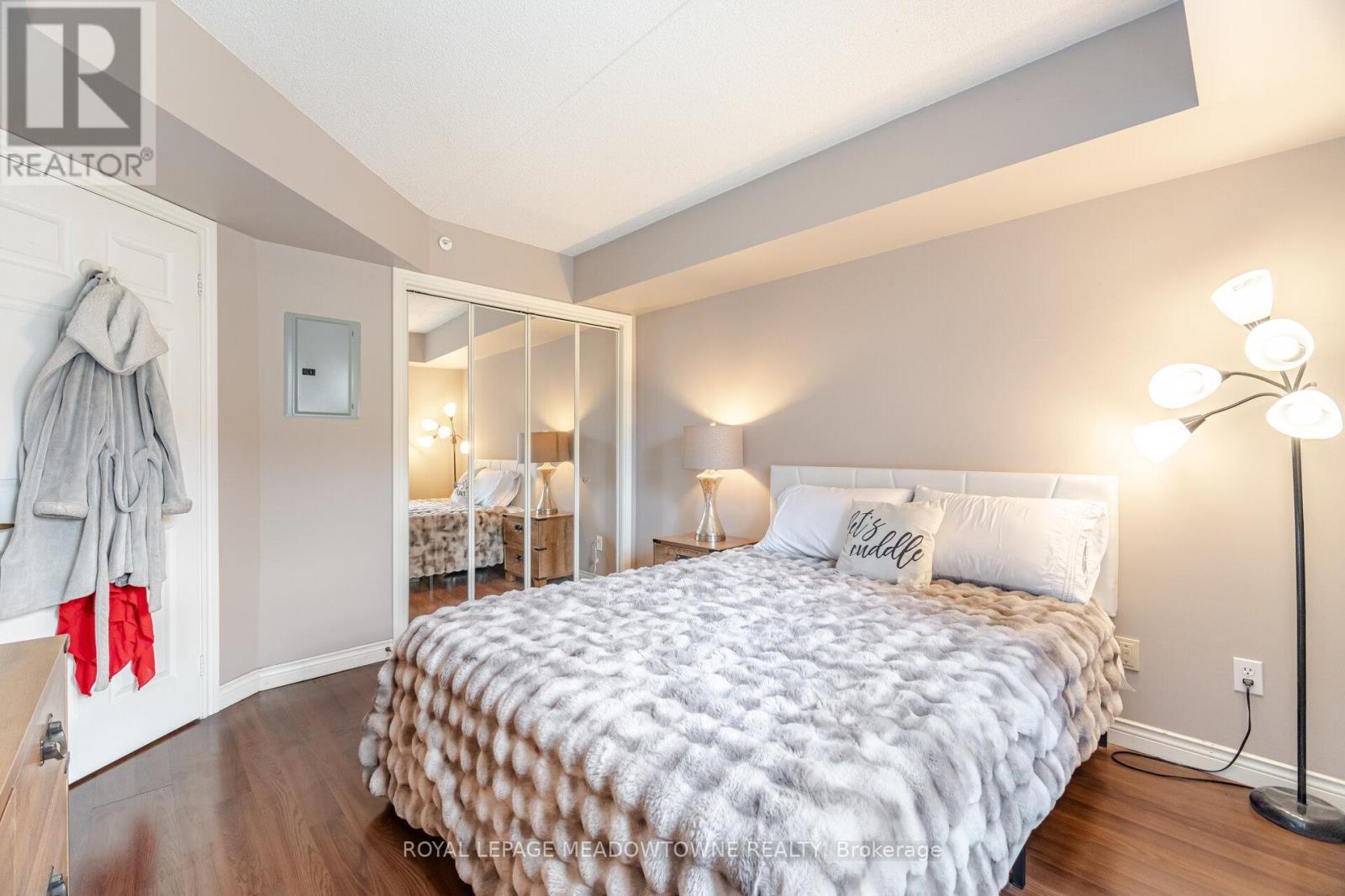 












#209 - 4005 KILMER DRIVE

,
Burlington,




Ontario
L7M4M2

