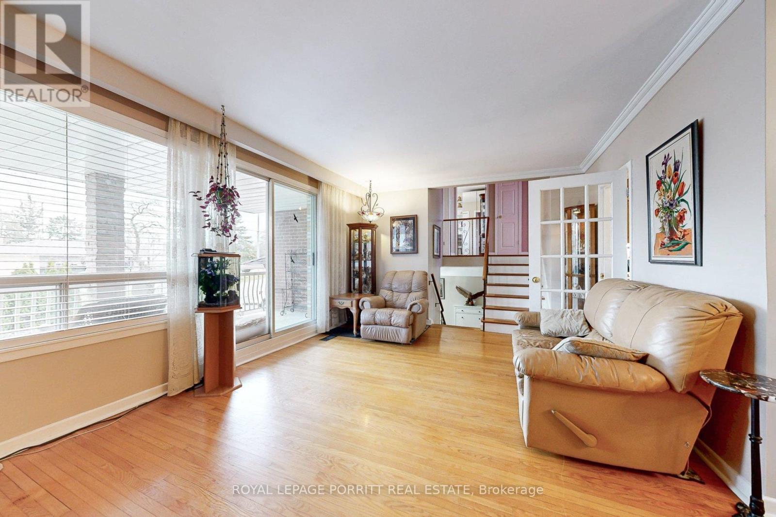 












1435 STRATHY AVENUE

,
Mississauga,




Ontario
L5E2L3

