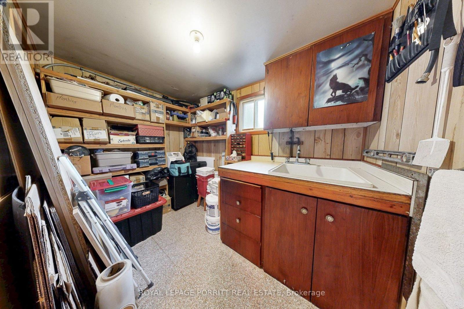 












1435 STRATHY AVENUE

,
Mississauga,




Ontario
L5E2L3

