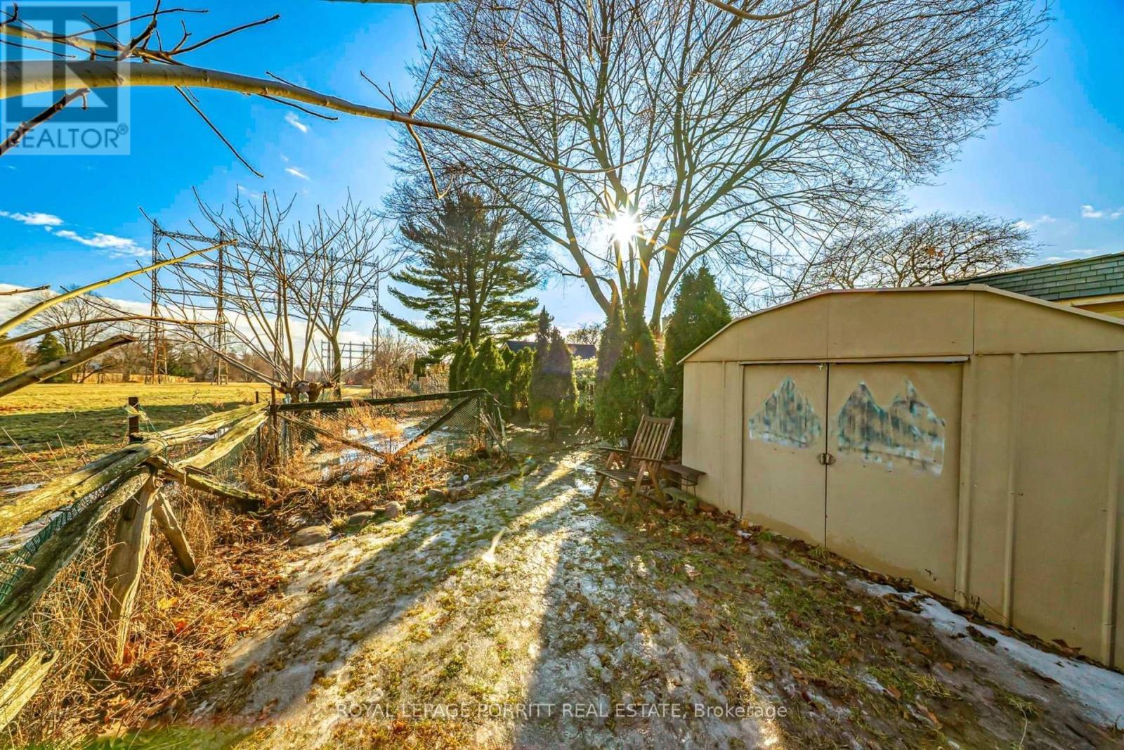 












1435 STRATHY AVENUE

,
Mississauga,




Ontario
L5E2L3

