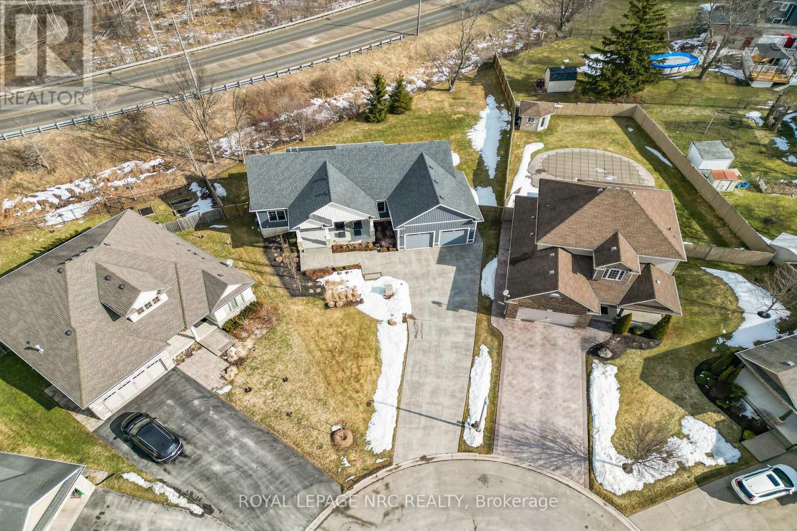 












166 MICHELLE COURT

,
Welland,




Ontario
L3C0A2

