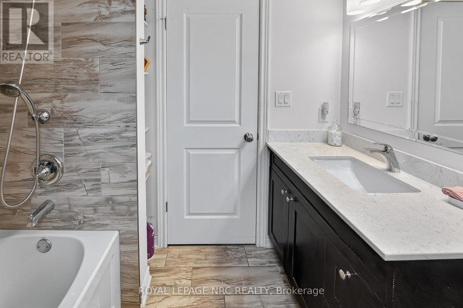 












166 MICHELLE COURT

,
Welland,




Ontario
L3C0A2

