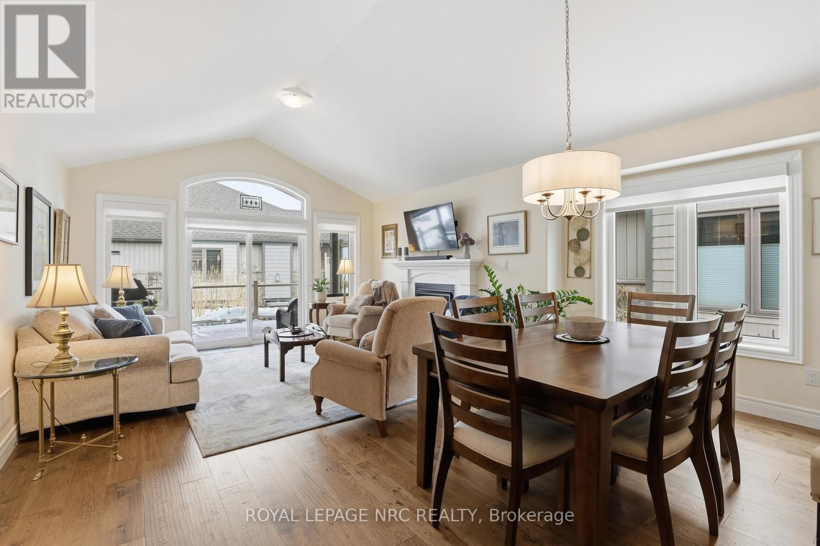 












23 RICHARD CRESCENT

,
West Lincoln,




Ontario
L0R2A0

