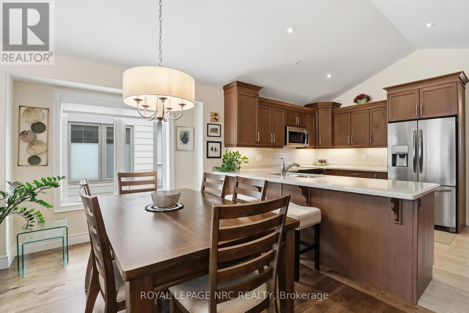 












23 RICHARD CRESCENT

,
West Lincoln,




Ontario
L0R2A0

