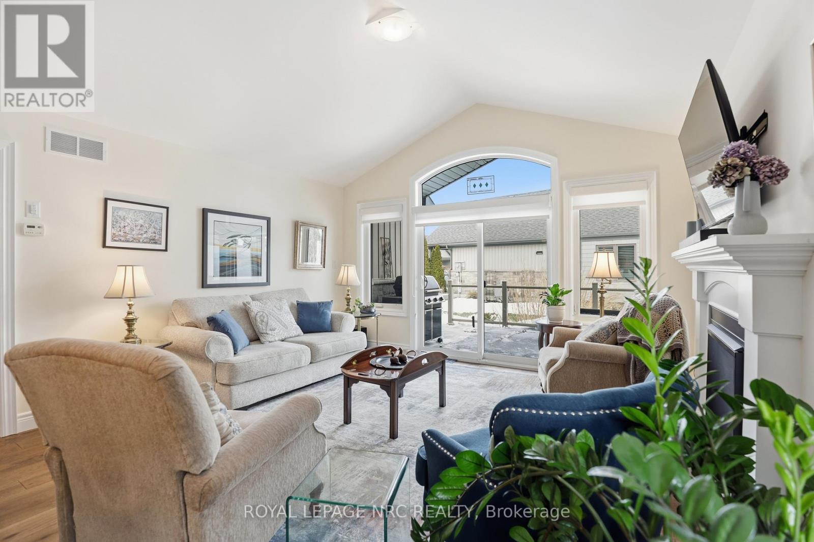 












23 RICHARD CRESCENT

,
West Lincoln,




Ontario
L0R2A0

