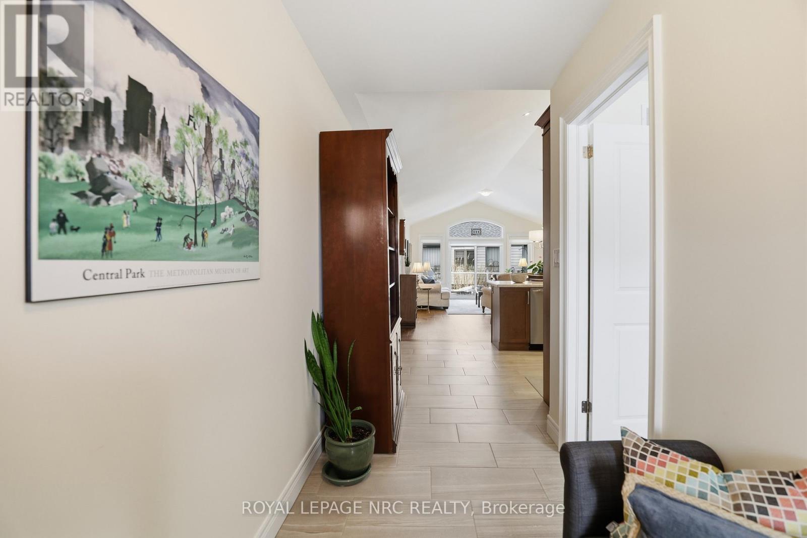 












23 RICHARD CRESCENT

,
West Lincoln,




Ontario
L0R2A0

