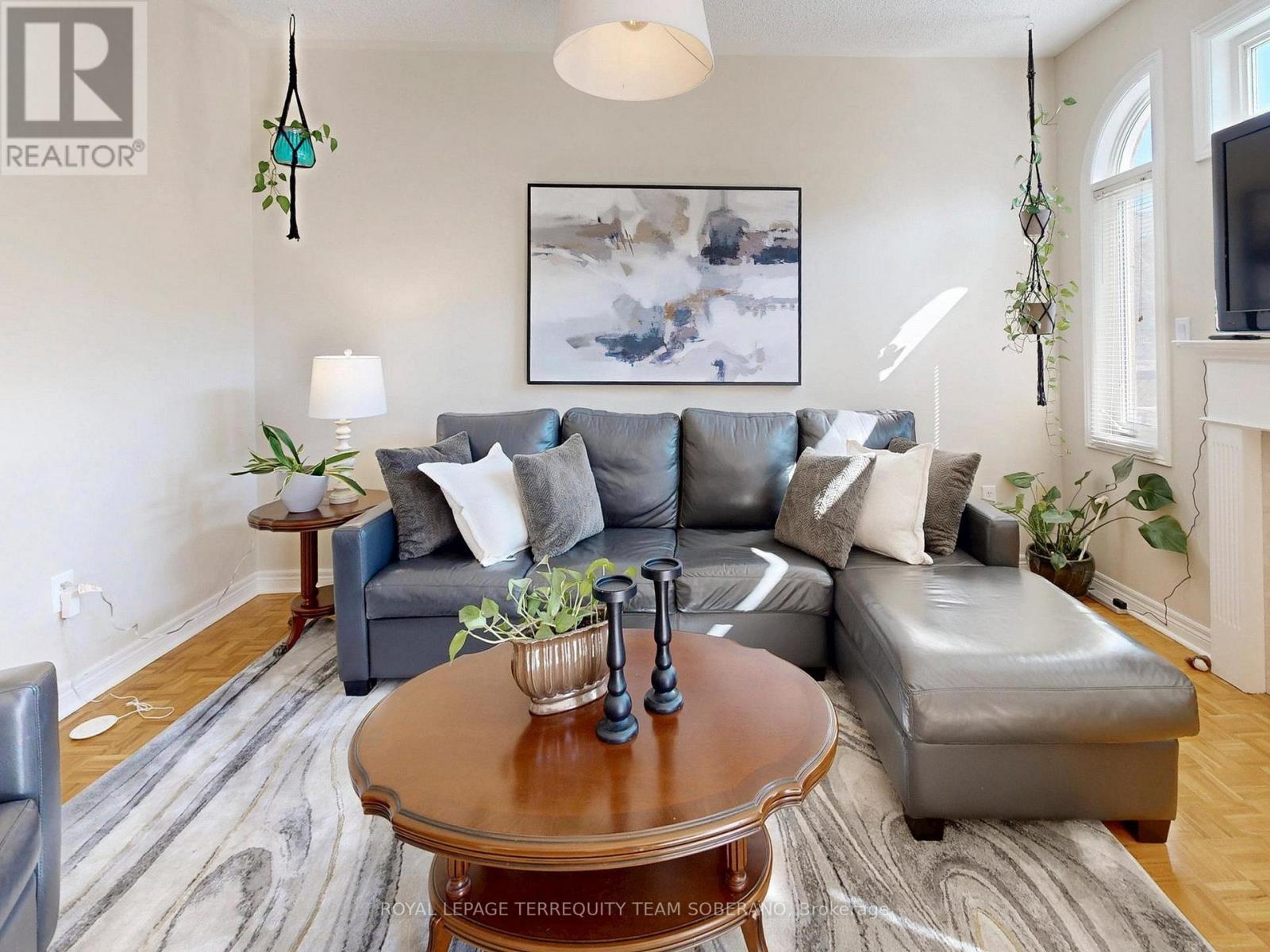 












29 MONTEREY ROAD

,
Vaughan,




Ontario
L4H1W3

