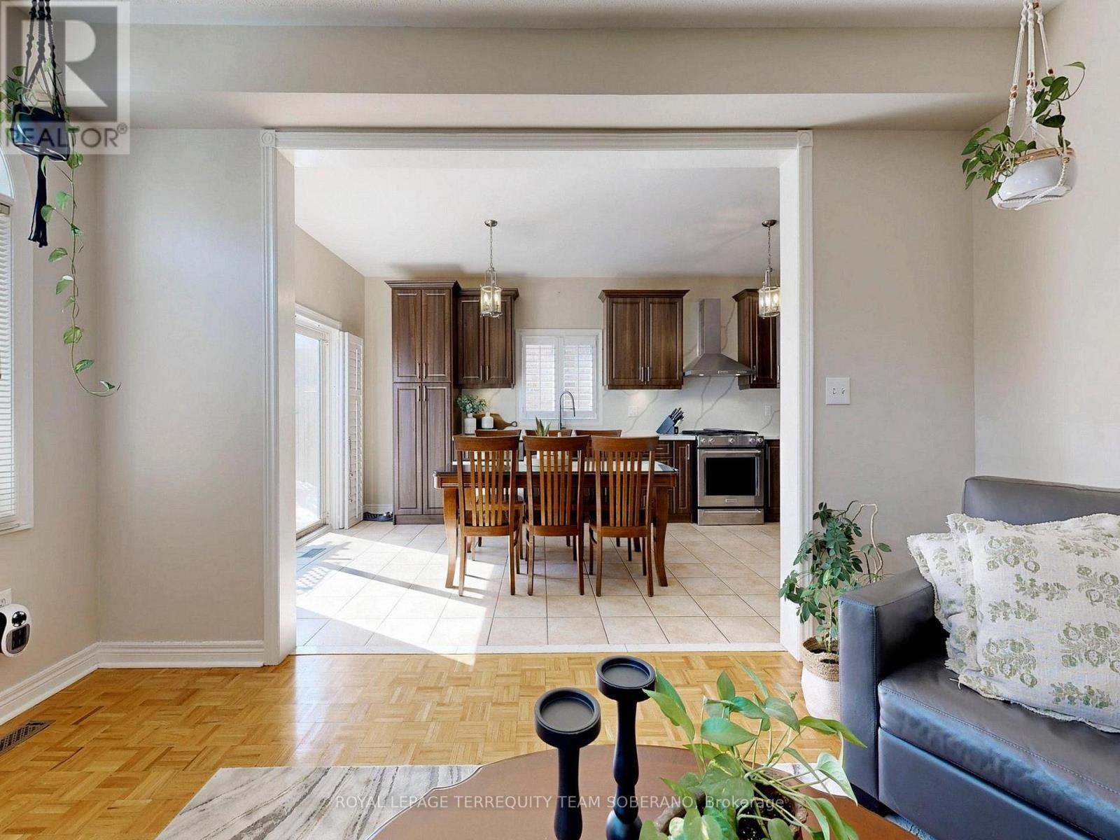 












29 MONTEREY ROAD

,
Vaughan,




Ontario
L4H1W3

