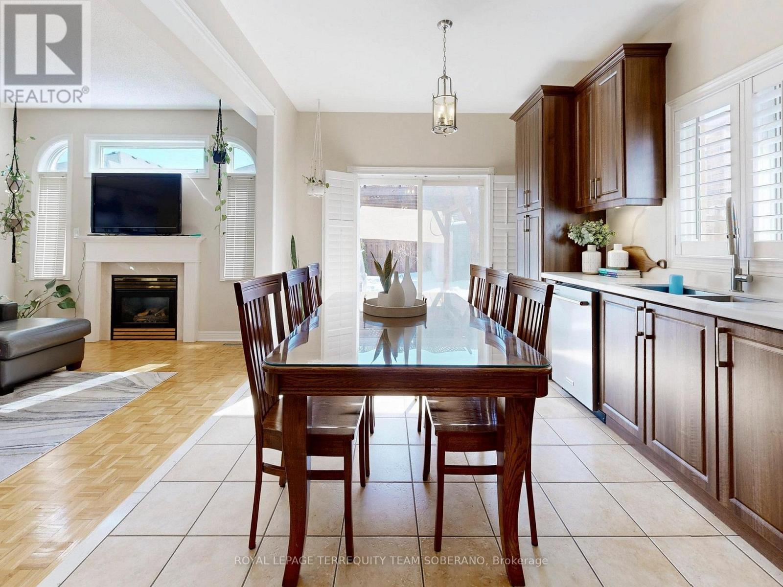 












29 MONTEREY ROAD

,
Vaughan,




Ontario
L4H1W3

