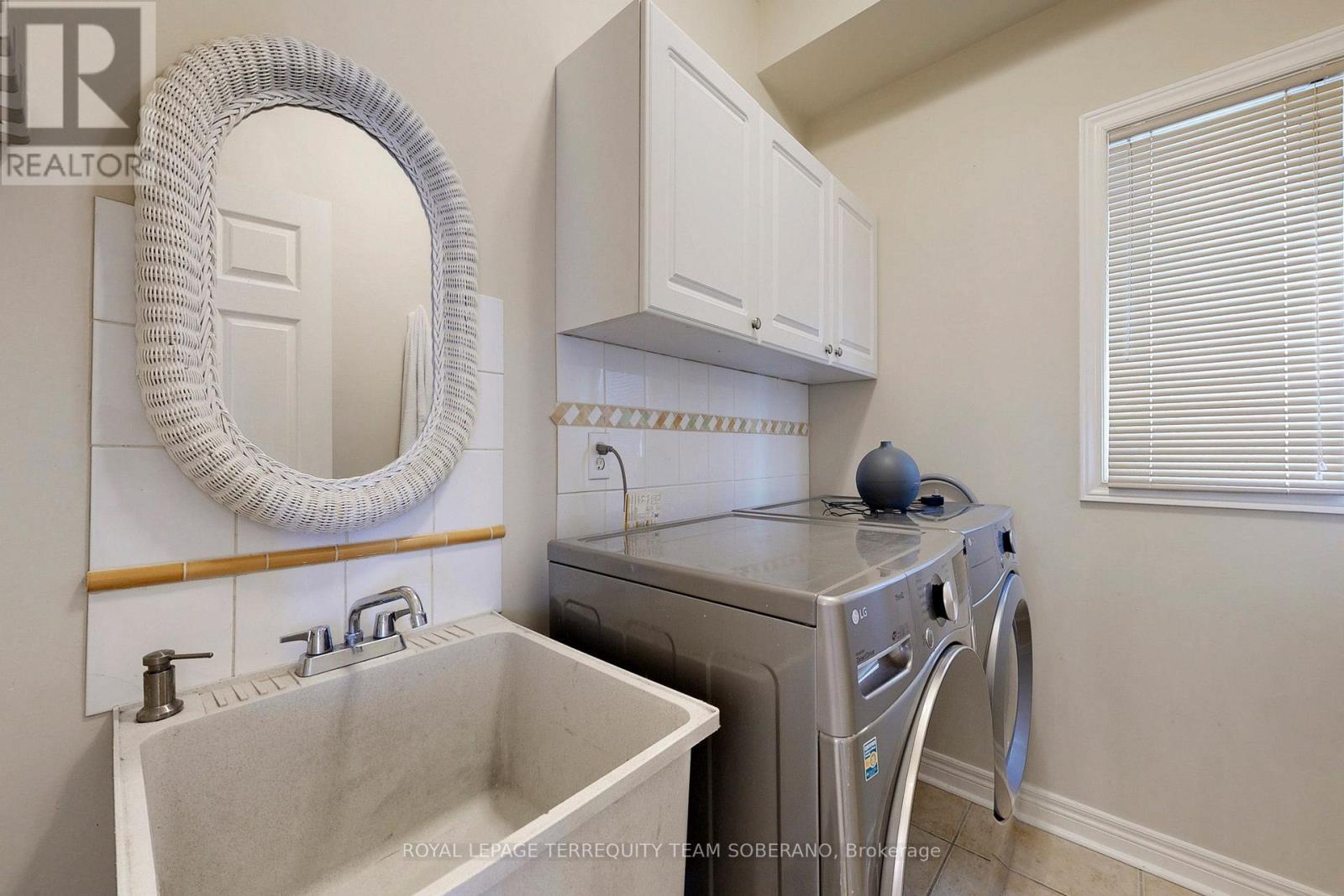 












29 MONTEREY ROAD

,
Vaughan,




Ontario
L4H1W3

