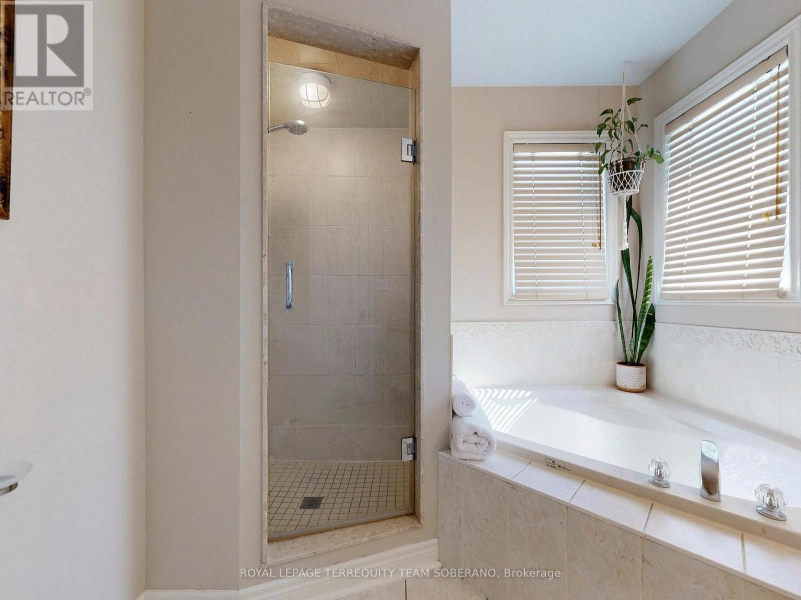 












29 MONTEREY ROAD

,
Vaughan,




Ontario
L4H1W3

