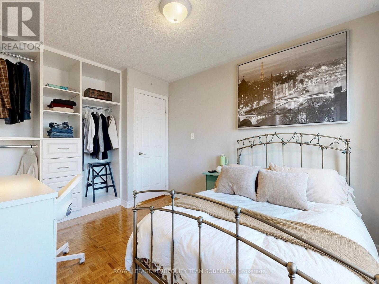 












29 MONTEREY ROAD

,
Vaughan,




Ontario
L4H1W3

