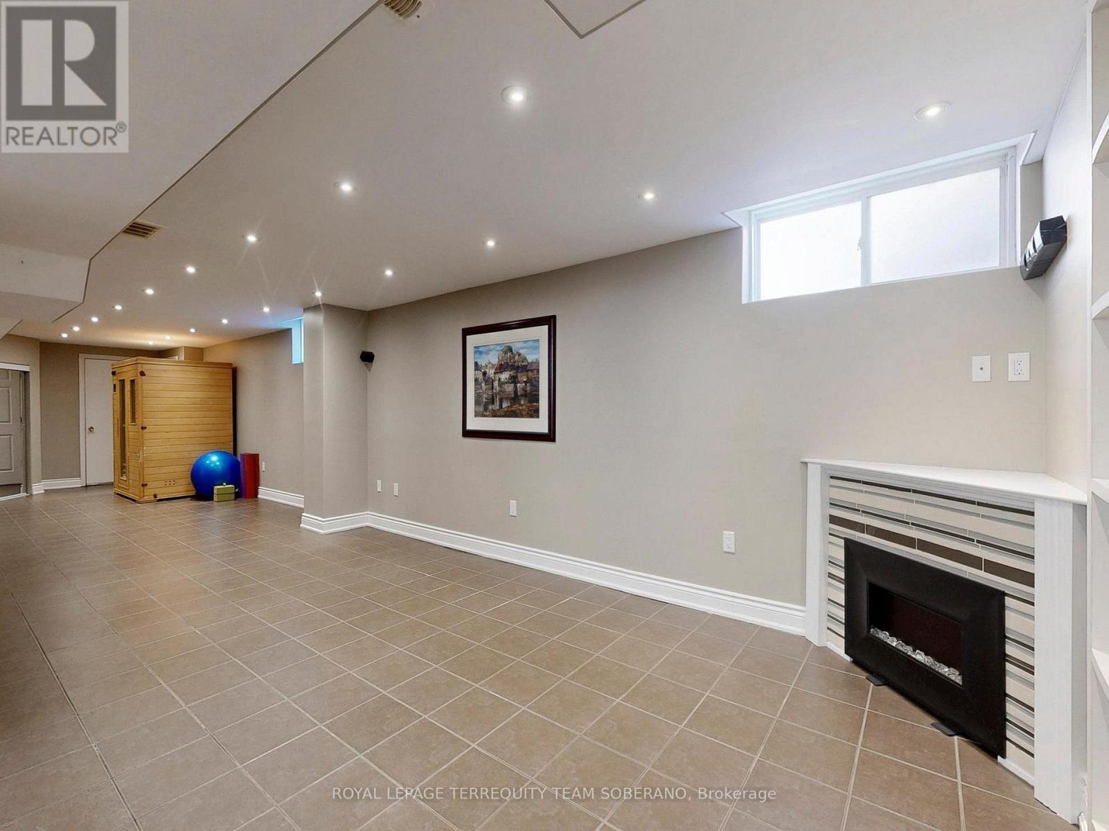 












29 MONTEREY ROAD

,
Vaughan,




Ontario
L4H1W3

